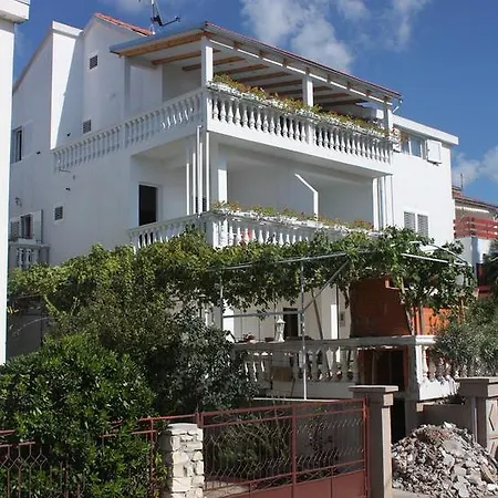 2995d * Vodice